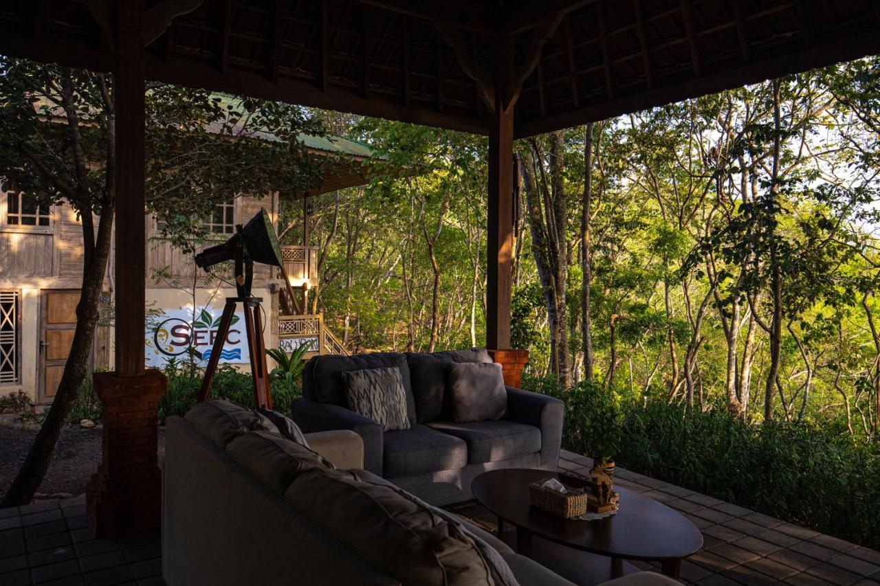 Menjangan Ecolodge - Chse Certified Banyuwedang Luaran gambar