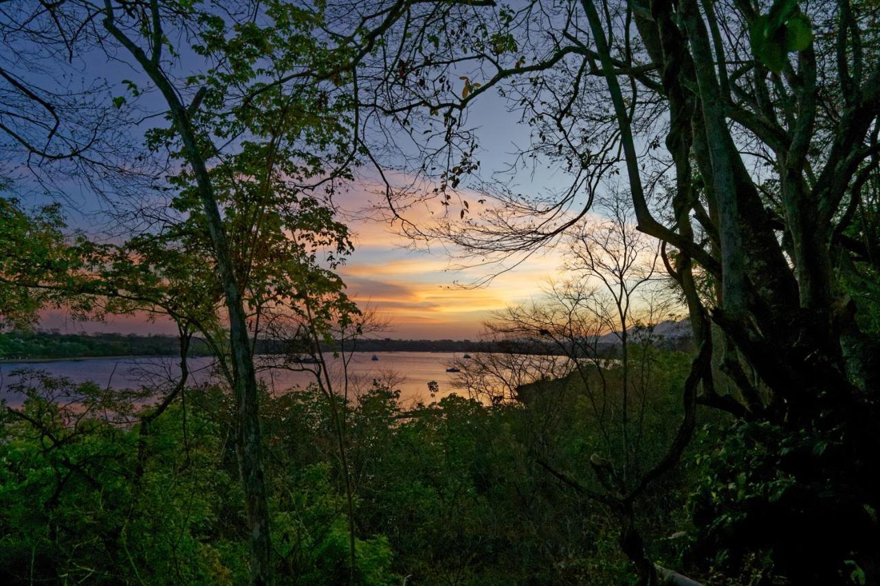 Menjangan Ecolodge - Chse Certified Banyuwedang Luaran gambar